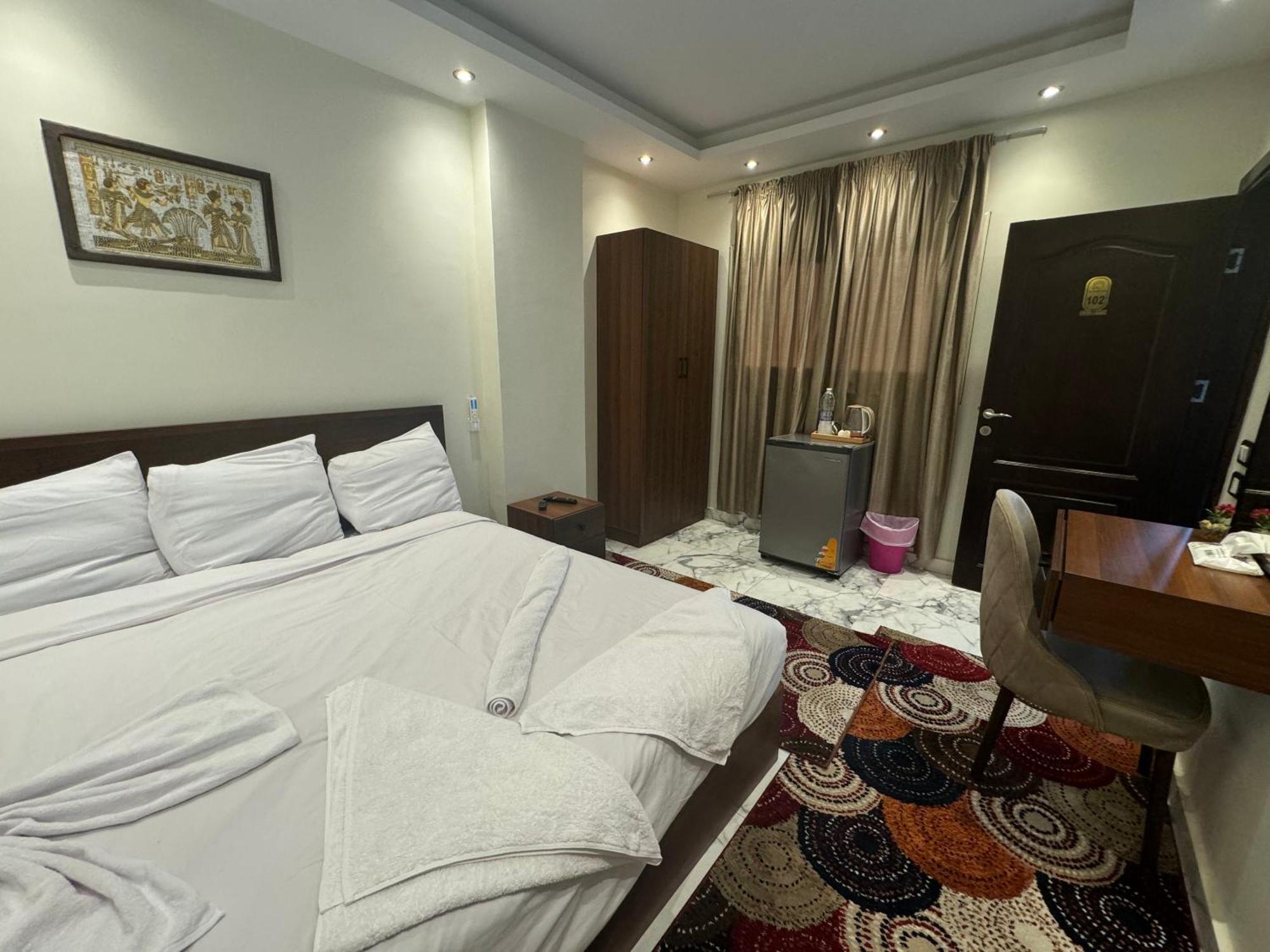 Unique Pyramids Boutique Inn Kafret el-Gabal Exterior photo